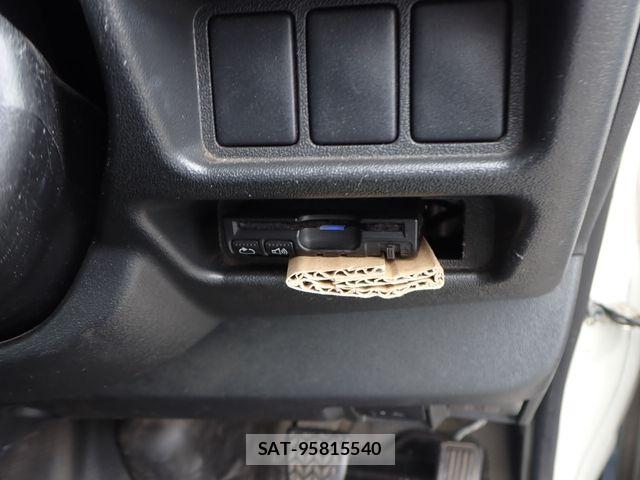 Toyota HIACE VAN 2017-05 7500832-12