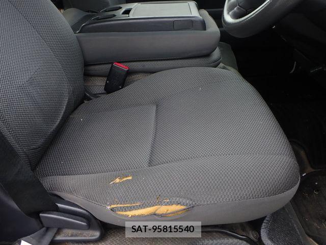 Toyota HIACE VAN 2017-05 7500832-13