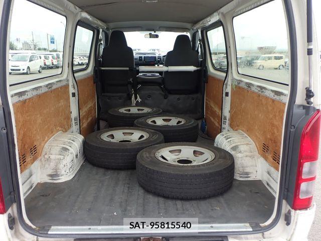 Toyota HIACE VAN 2017-05 7500832-14