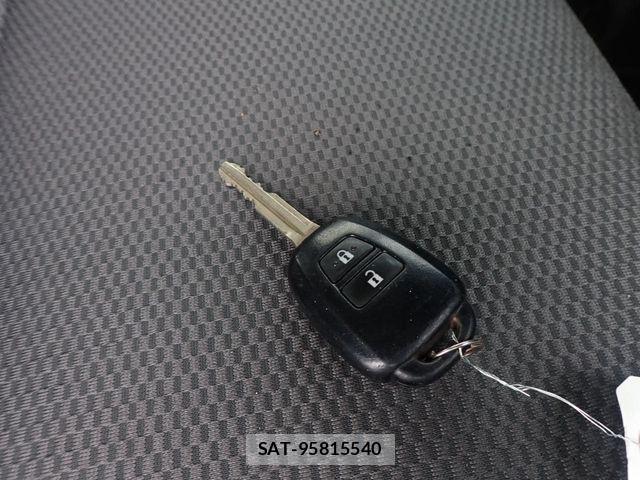 Toyota HIACE VAN 2017-05 7500832-15