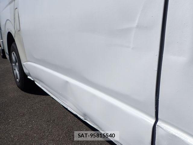 Toyota HIACE VAN 2017-05 7500832-27