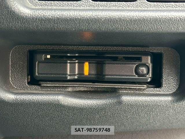 Toyota HIACE VAN 2022-09 7500824-9