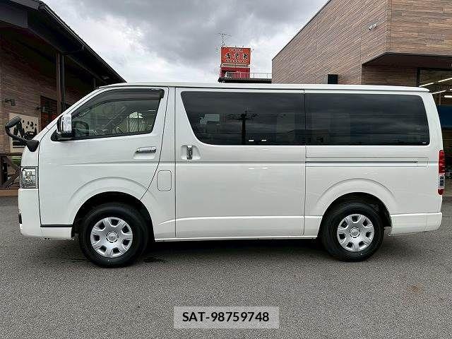 Toyota HIACE VAN 2022-09 7500824-14