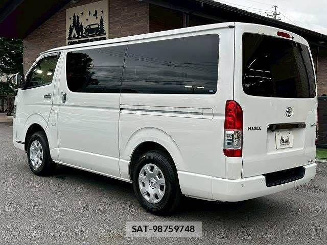 Toyota HIACE VAN 2022-09 7500824-16