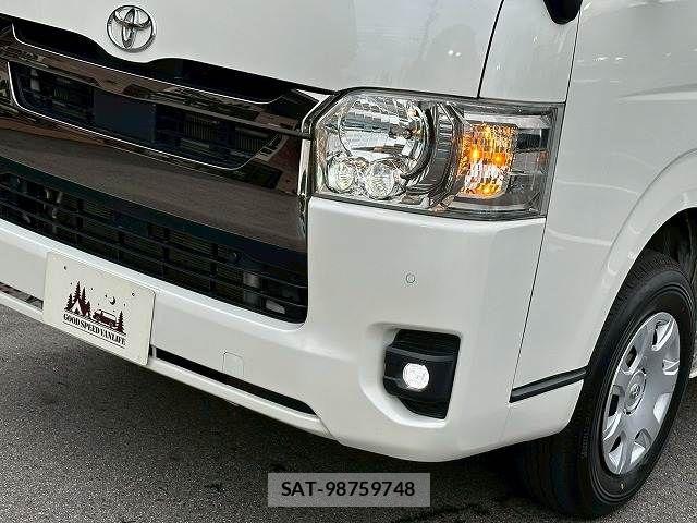 Toyota HIACE VAN 2022-09 7500824-18