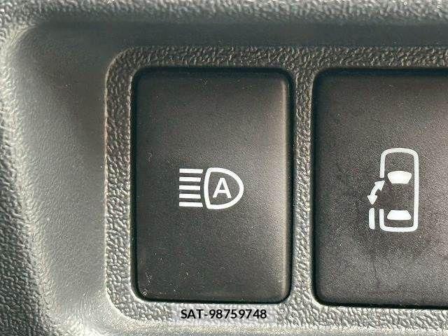 Toyota HIACE VAN 2022-09 7500824-5