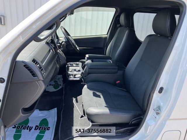 Toyota HIACE VAN 2022-07 7500820-14