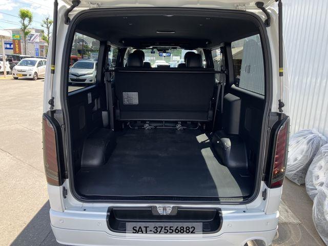 Toyota HIACE VAN 2022-07 7500820-16