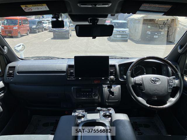 Toyota HIACE VAN 2022-07 7500820-1