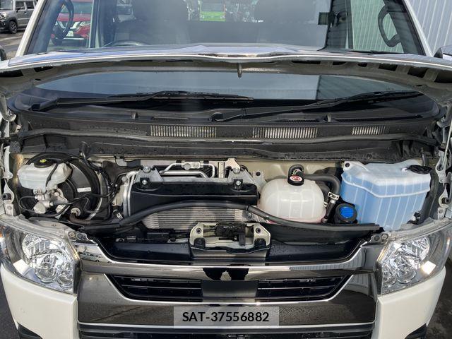 Toyota HIACE VAN 2022-07 7500820-2