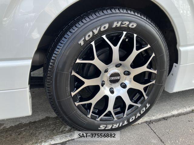 Toyota HIACE VAN 2022-07 7500820-4