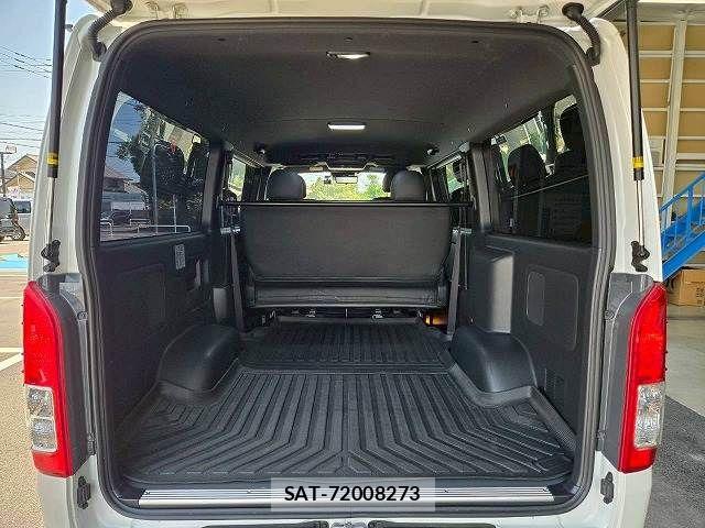 Toyota HIACE VAN 2024-02 7500822-12