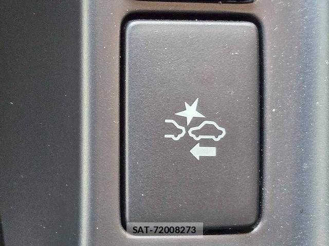Toyota HIACE VAN 2024-02 7500822-8