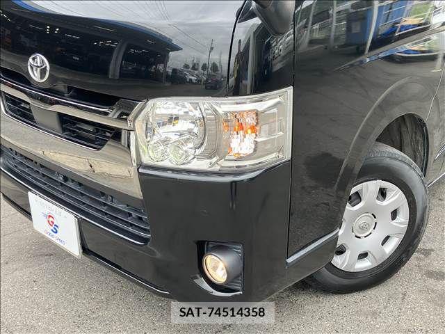 Toyota HIACE VAN 2021-02 7500828-17