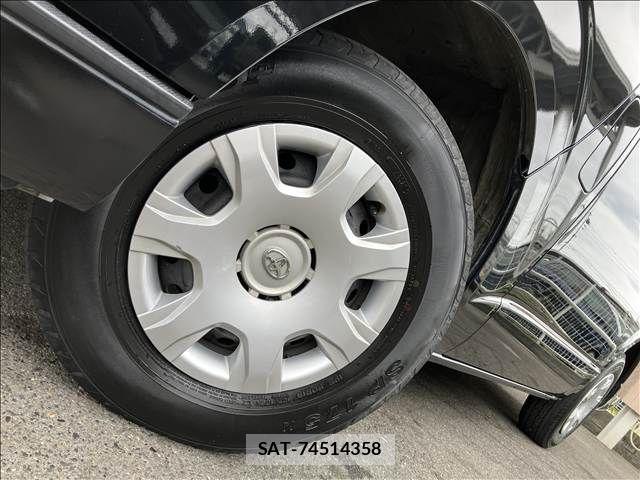 Toyota HIACE VAN 2021-02 7500828-18