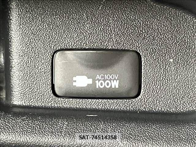 Toyota HIACE VAN 2021-02 7500828-5