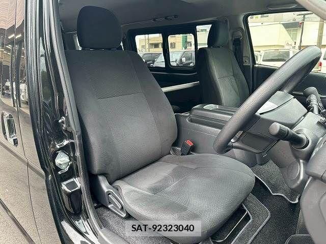 Toyota HIACE VAN 2022-06 7500825-10