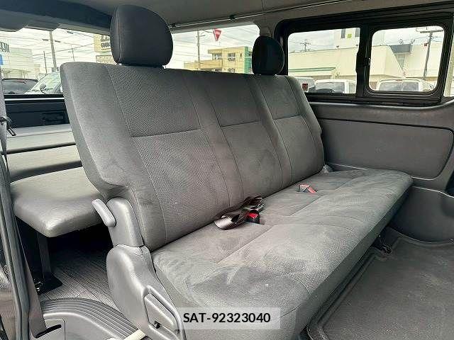 Toyota HIACE VAN 2022-06 7500825-11