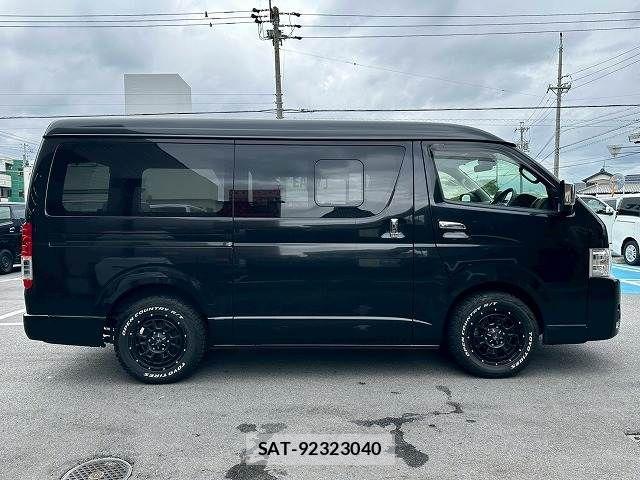 Toyota HIACE VAN 2022-06 7500825-13
