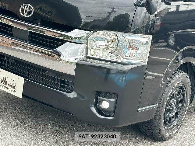 Toyota HIACE VAN 2022-06 7500825-19