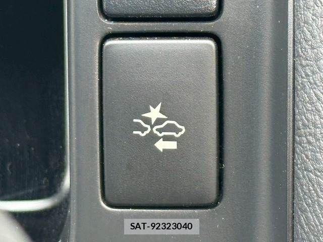 Toyota HIACE VAN 2022-06 7500825-4
