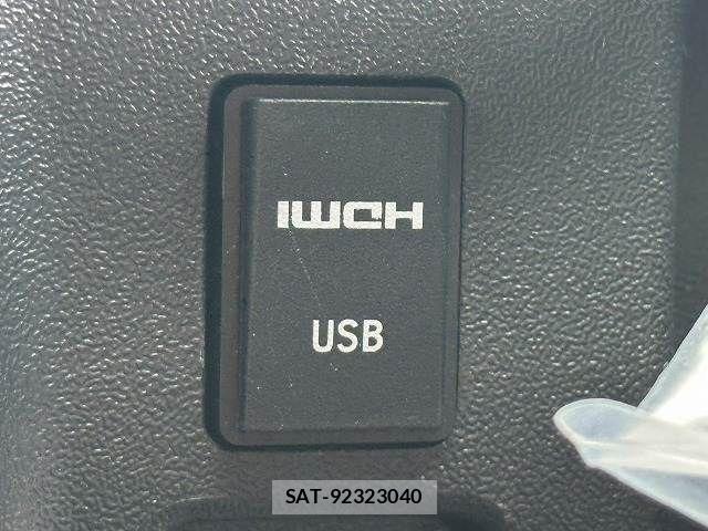 Toyota HIACE VAN 2022-06 7500825-8