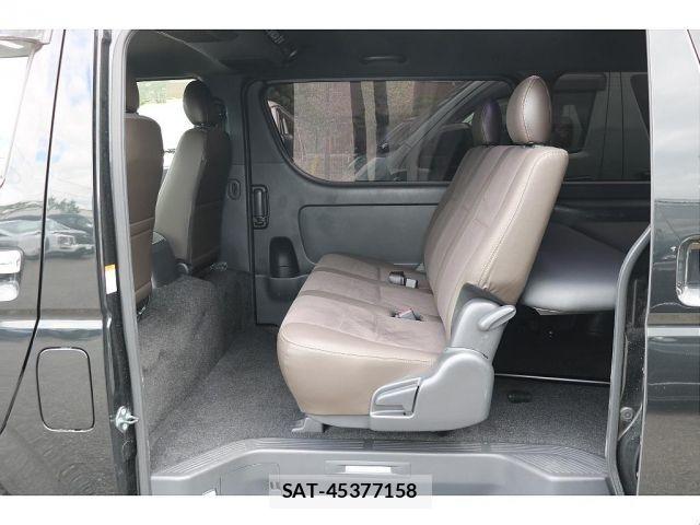 Toyota HIACE VAN 2019-01 7500826-12