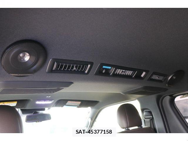 Toyota HIACE VAN 2019-01 7500826-14