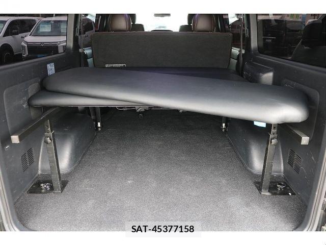 Toyota HIACE VAN 2019-01 7500826-16