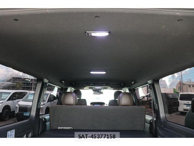 Toyota HIACE VAN 2019-01 7500826-19