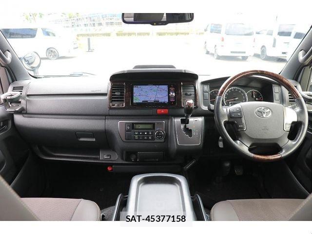 Toyota HIACE VAN 2019-01 7500826-3