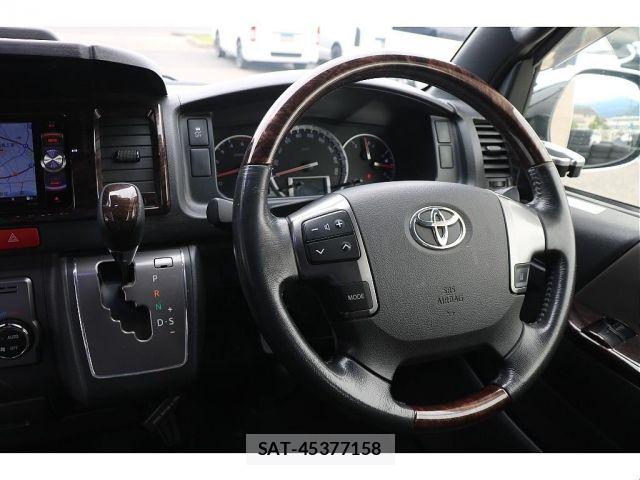Toyota HIACE VAN 2019-01 7500826-4