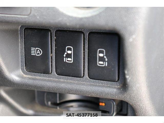 Toyota HIACE VAN 2019-01 7500826-8