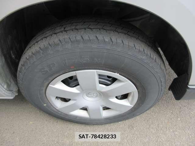 Toyota HIACE VAN 2019-09 7500829-11