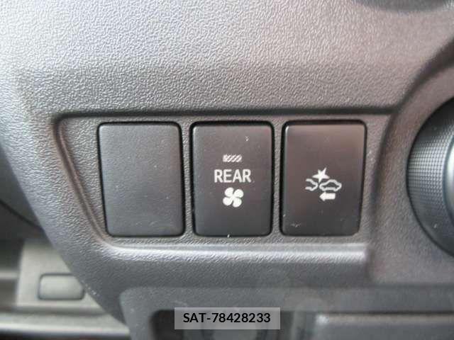 Toyota HIACE VAN 2019-09 7500829-4