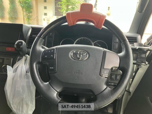 Toyota HIACE VAN 2019-11 7508791-18