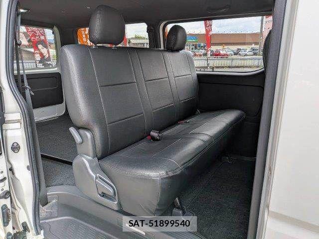 Toyota HIACE VAN 2020-03 7500827-9