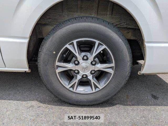 Toyota HIACE VAN 2020-03 7500827-29