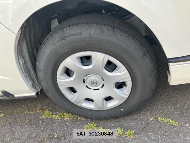 Toyota HIACE VAN 2022-05 7508781-11