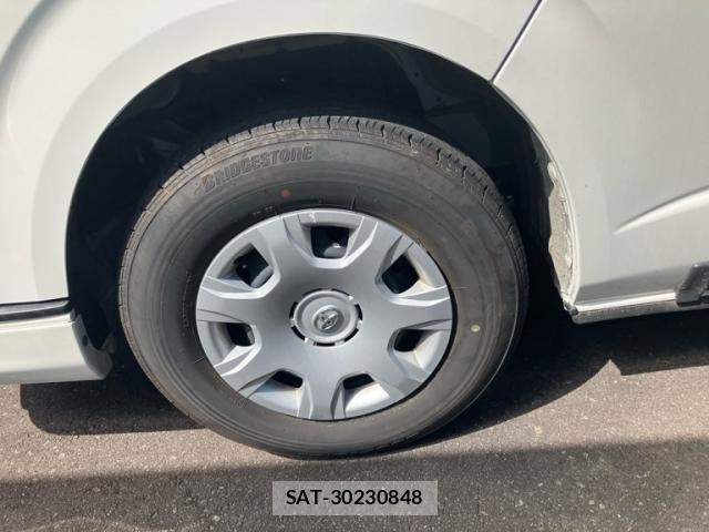 Toyota HIACE VAN 2022-05 7508781-14