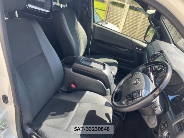 Toyota HIACE VAN 2022-05 7508781-15