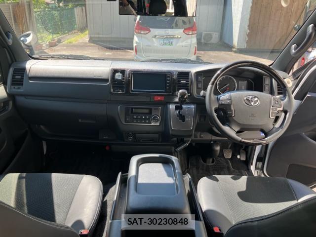 Toyota HIACE VAN 2022-05 7508781-18