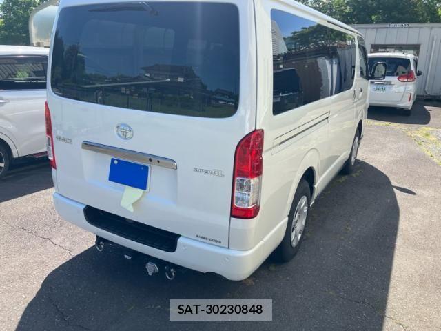 Toyota HIACE VAN 2022-05 7508781-3