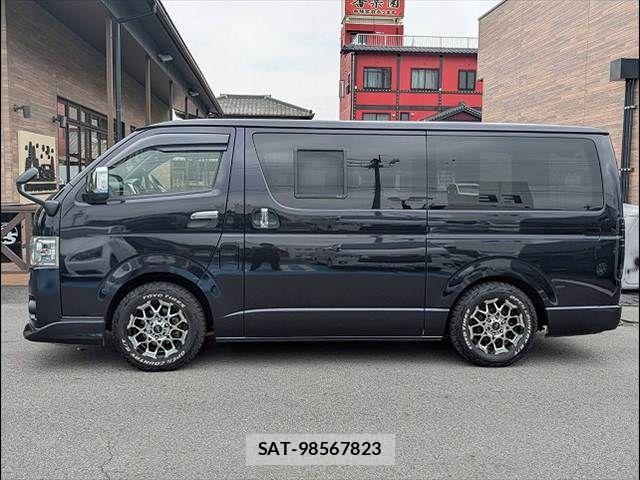 Toyota HIACE VAN 2021-04 7500823-13