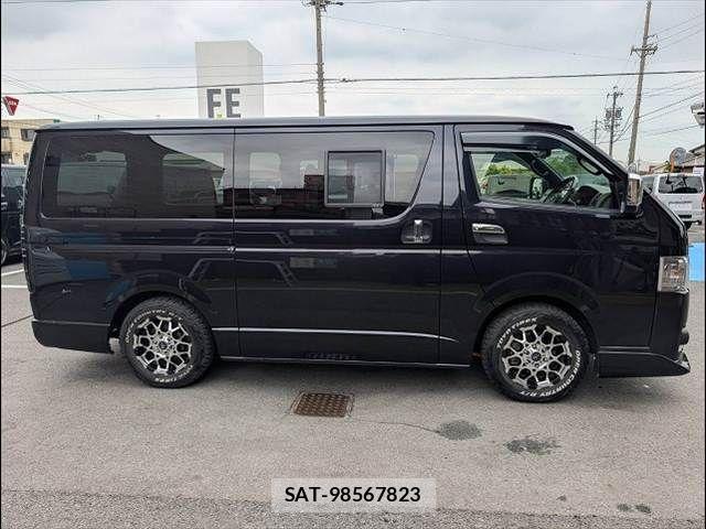 Toyota HIACE VAN 2021-04 7500823-14