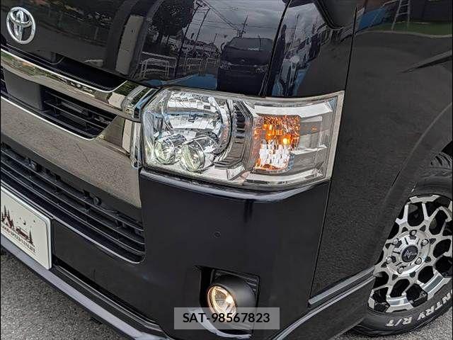 Toyota HIACE VAN 2021-04 7500823-18