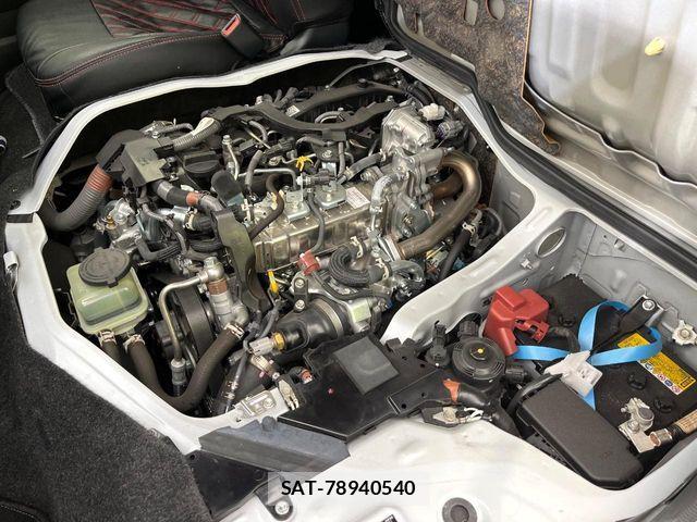 Toyota HIACE VAN 2024-06 7562208-17