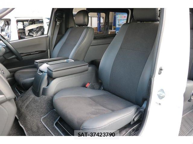 Toyota HIACE VAN 2024-01 7562206-12