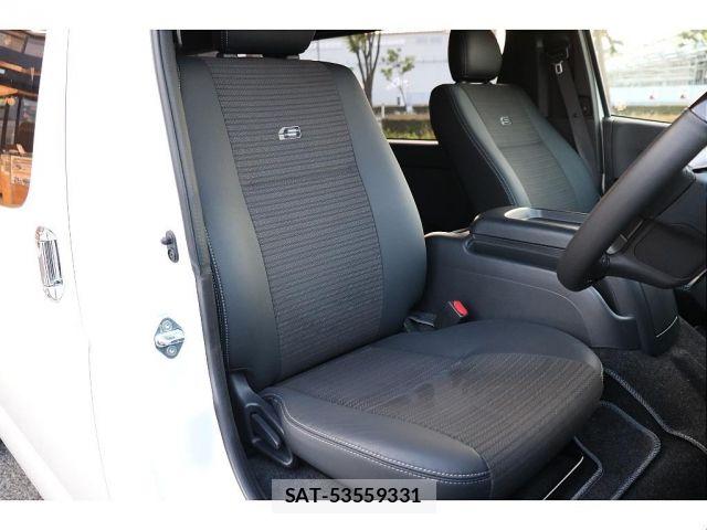 Toyota HIACE VAN 2025-01 7562204-11