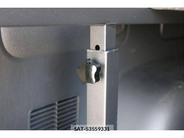 Toyota HIACE VAN 2025-01 7562204-17
